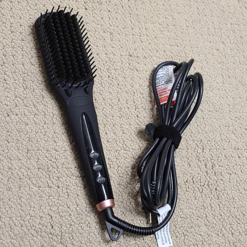 Amika hair straightener used a few times.